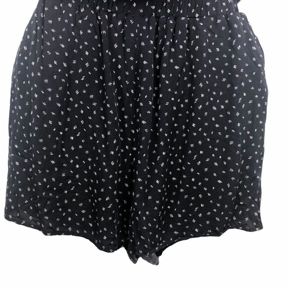 Cupcakes and Cashmere romper - Picture 2 of 12